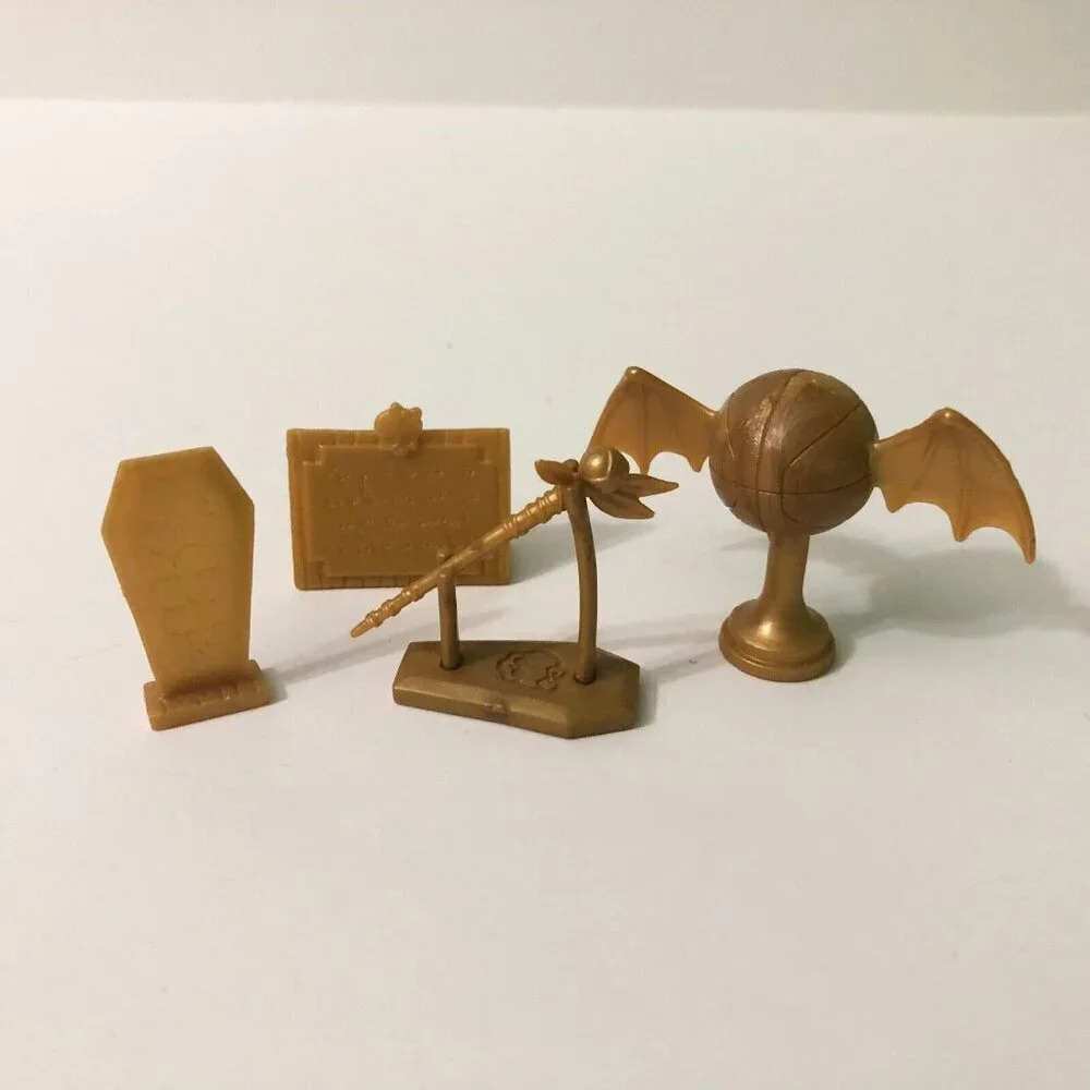 Monster High School Playset Gold Trophies Awards Casketball  Gold Wand